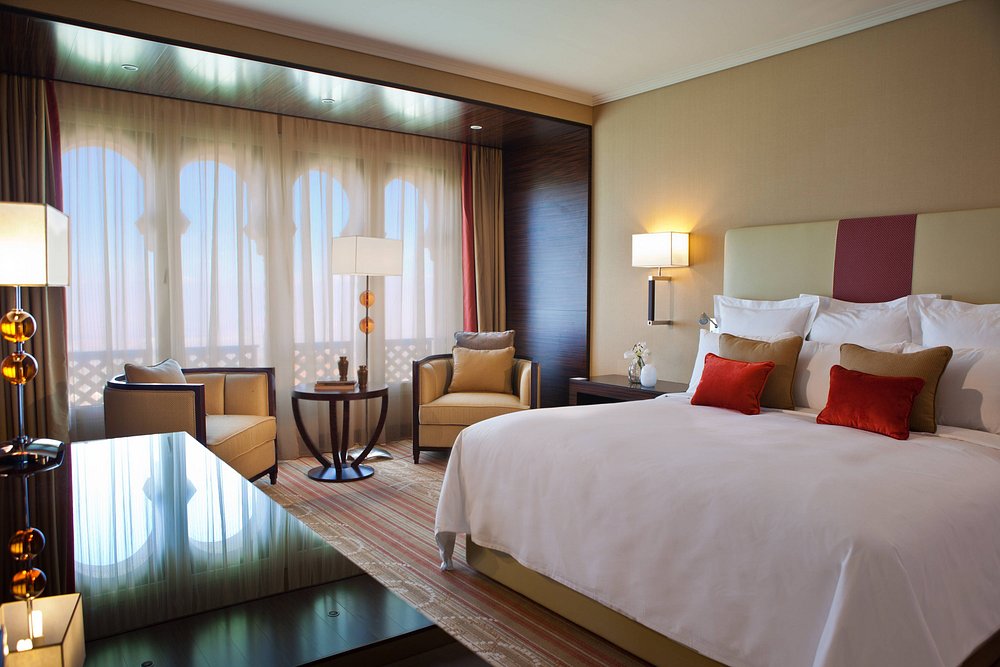 ambassador-suite-bedroom